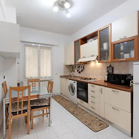 Leo! Intero Ad Uso Esclusivo - Aeroporto Sestri Ponente Apartamento *